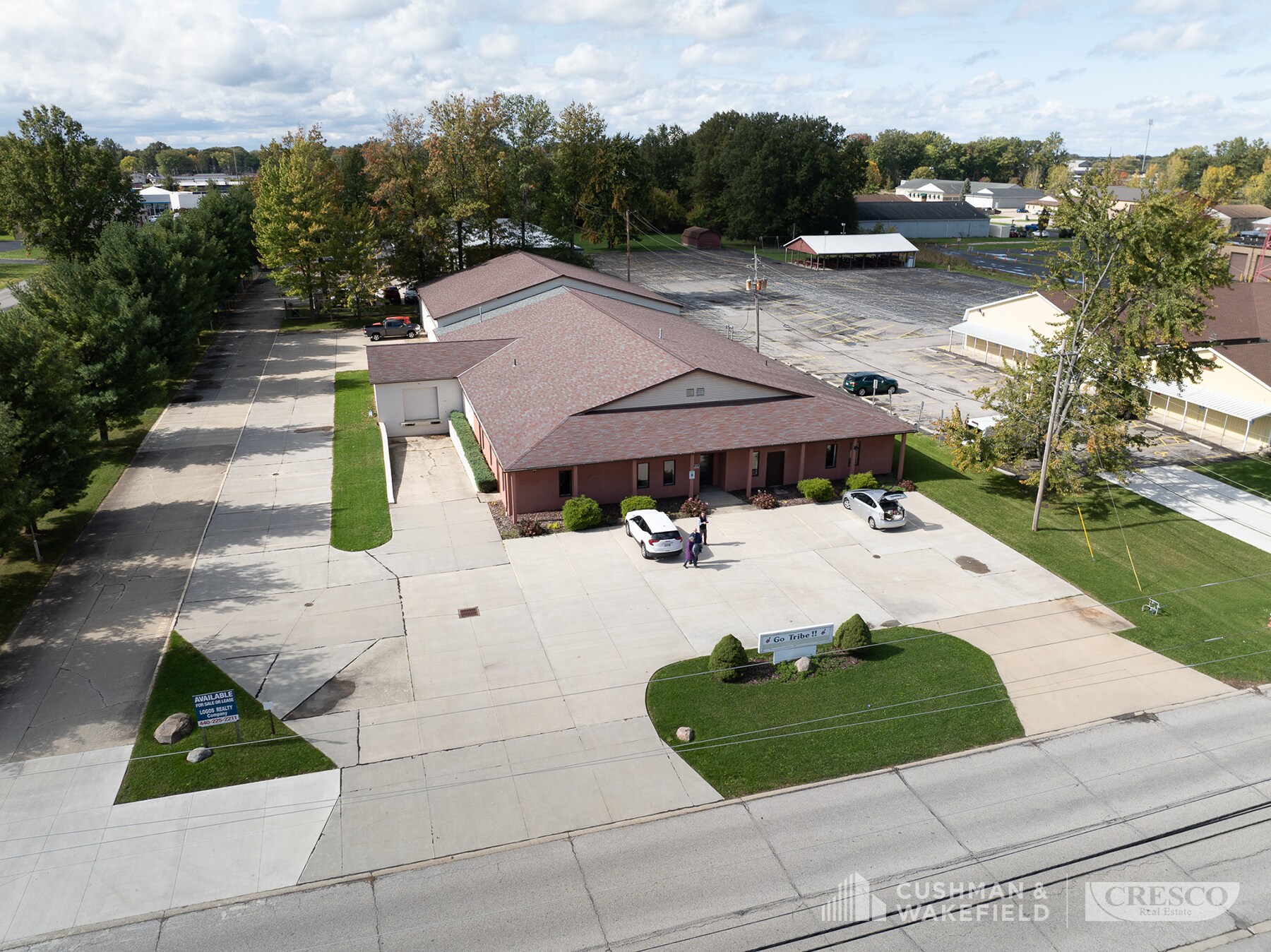 561 Ternes Ln, Elyria, OH à vendre Photo de l’immeuble– Image 1 sur 10