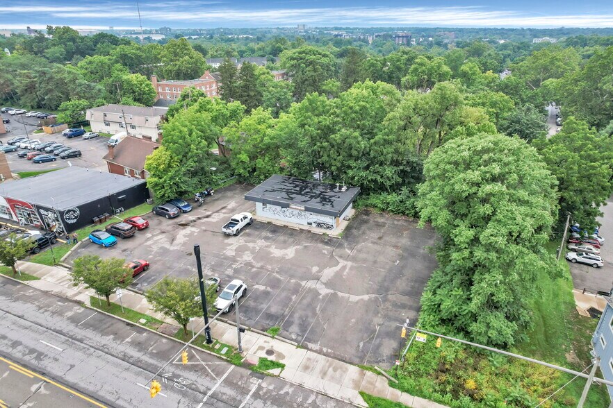 3021 N High St, Columbus, OH à vendre - Photo de l’immeuble – Image 2 sur 12