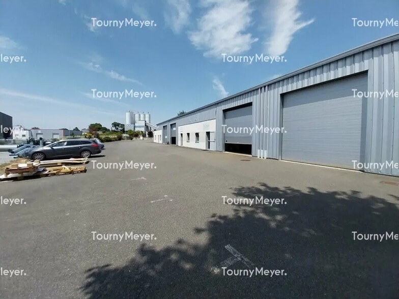 Local d’activités dans Thouaré-sur-Loire à louer - Photo de l’immeuble – Image 1 sur 7