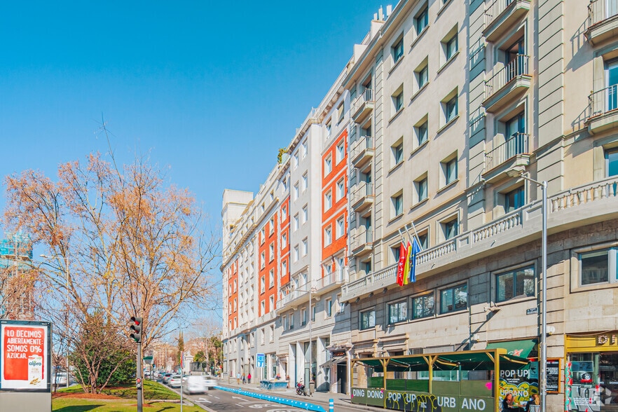 Paseo de Recoletos, 16, Madrid, Madrid à louer - Photo de l’immeuble – Image 3 sur 21