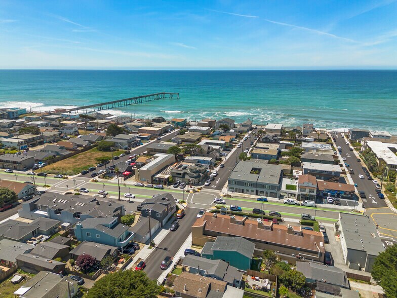 1625 Palmetto Ave, Pacifica, CA à vendre - Aérien – Image 1 sur 21