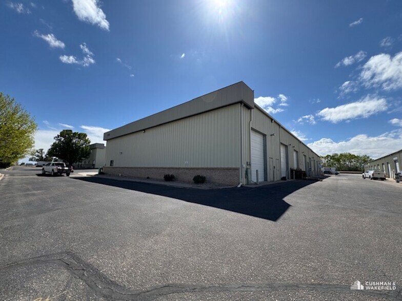 332 Mountain View Dr, Johnstown, CO à vendre - Photo de l’immeuble – Image 1 sur 8