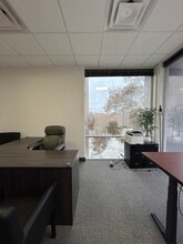 4606 Centerview, San Antonio, TX à louer Photo de l’immeuble– Image 1 sur 7