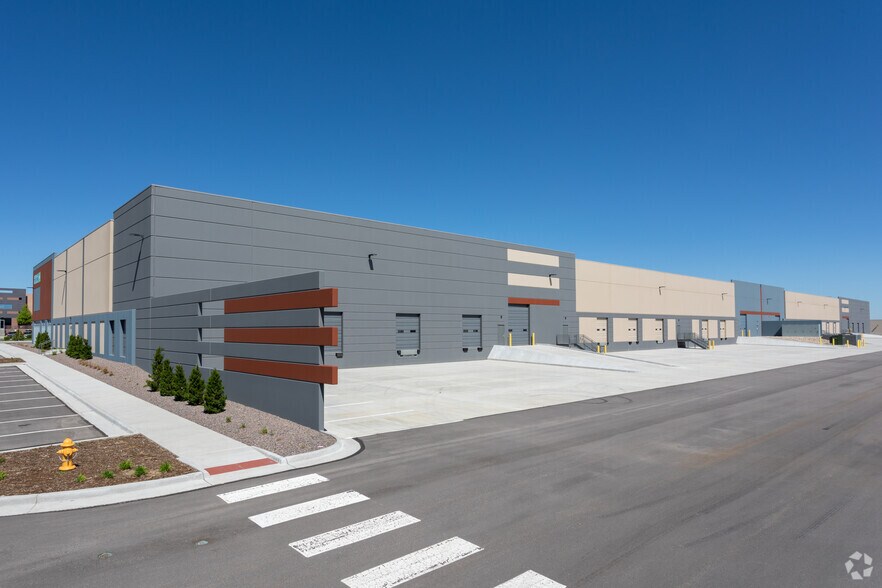 8450 Highfield Pky, Englewood, CO à louer - Photo de l’immeuble – Image 3 sur 7