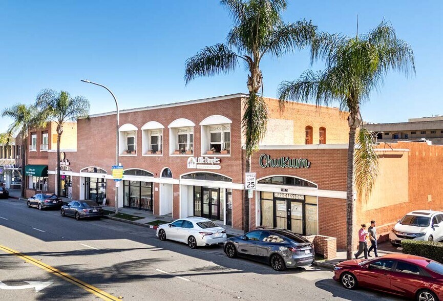 236 W Main St, Alhambra, CA à vendre - Photo de l’immeuble – Image 3 sur 6