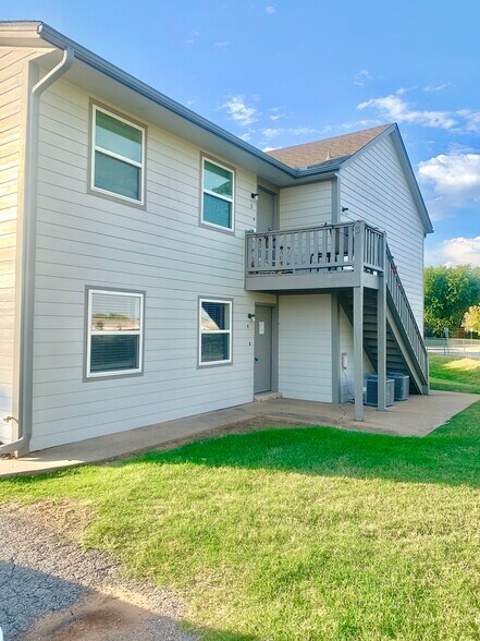 Falcon Ct and Wren St Fourplex portefeuille de 2 biens à vendre sur LoopNet.fr - Photo de l’immeuble – Image 2 sur 41