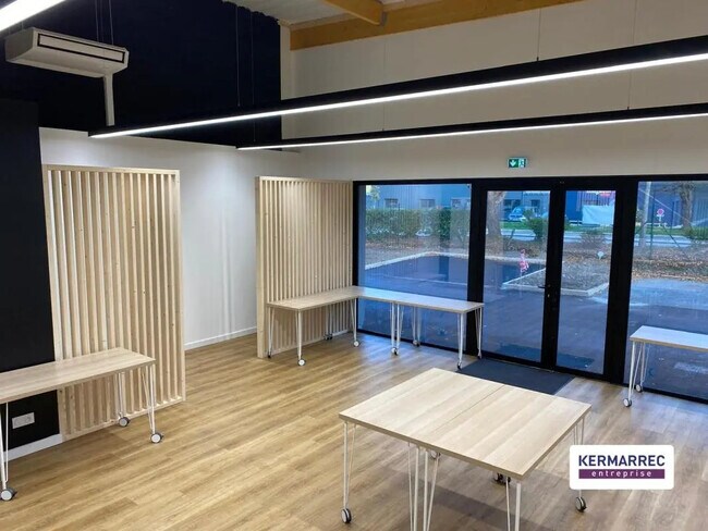 Plus de détails pour Local d'activités à louer