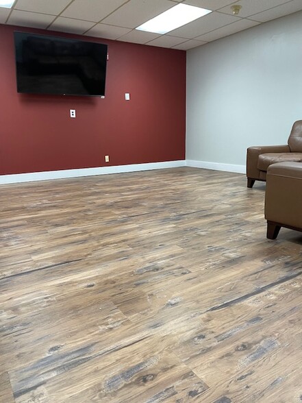 44 Executive Blvd, Elmsford, NY à louer - Photo de l’immeuble – Image 3 sur 12
