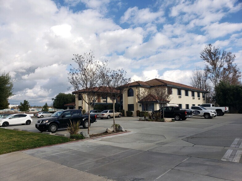 43020 Black Deer Loop, Temecula, CA à louer - Photo de l’immeuble – Image 3 sur 9