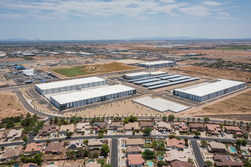 W Laurel Ln & Litchfield Rd, Surprise, AZ à louer - Photo de l’immeuble – Image 2 sur 4