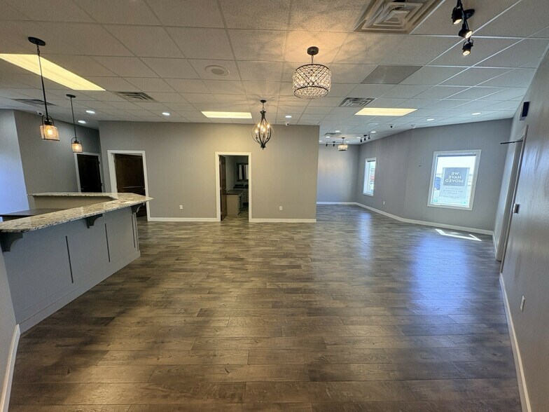 304 W Highway 38, Hartford, SD à louer - Photo intérieure – Image 3 sur 11