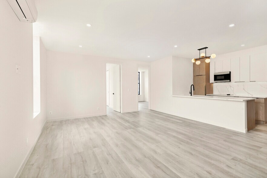 814 Manhattan Ave, Brooklyn, NY à vendre - Photo de l’immeuble – Image 3 sur 6