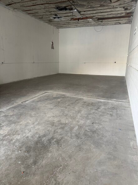 16154-16160 Wyandotte St, Van Nuys, CA à louer - Photo de l’immeuble – Image 1 sur 9