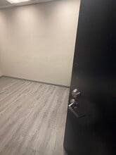 15720 Ventura Blvd, Encino, CA à louer Photo intérieure– Image 1 sur 6