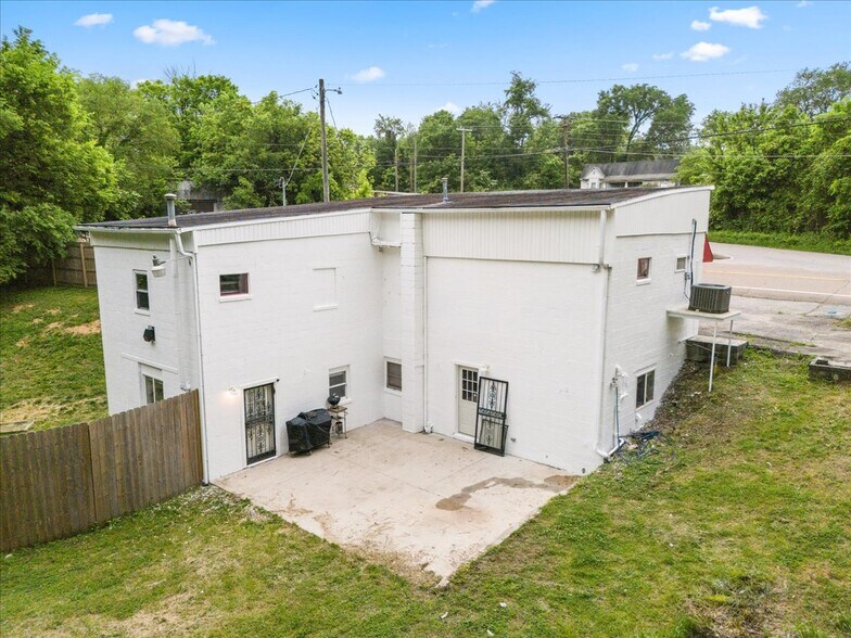 4903 Strawberry Plains Pike, Knoxville, TN à vendre - Photo de l’immeuble – Image 3 sur 38