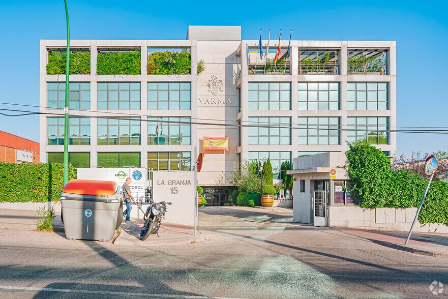 Bureau dans Alcobendas, Madrid à vendre - Photo de l’immeuble – Image 2 sur 3
