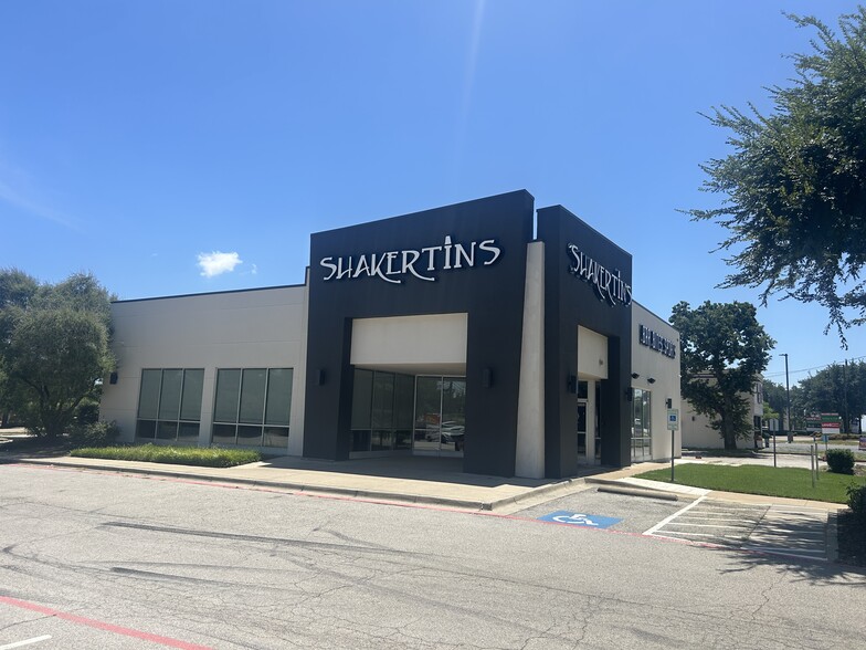 1409 N Collins St, Arlington, TX à louer - Photo de l’immeuble – Image 2 sur 11