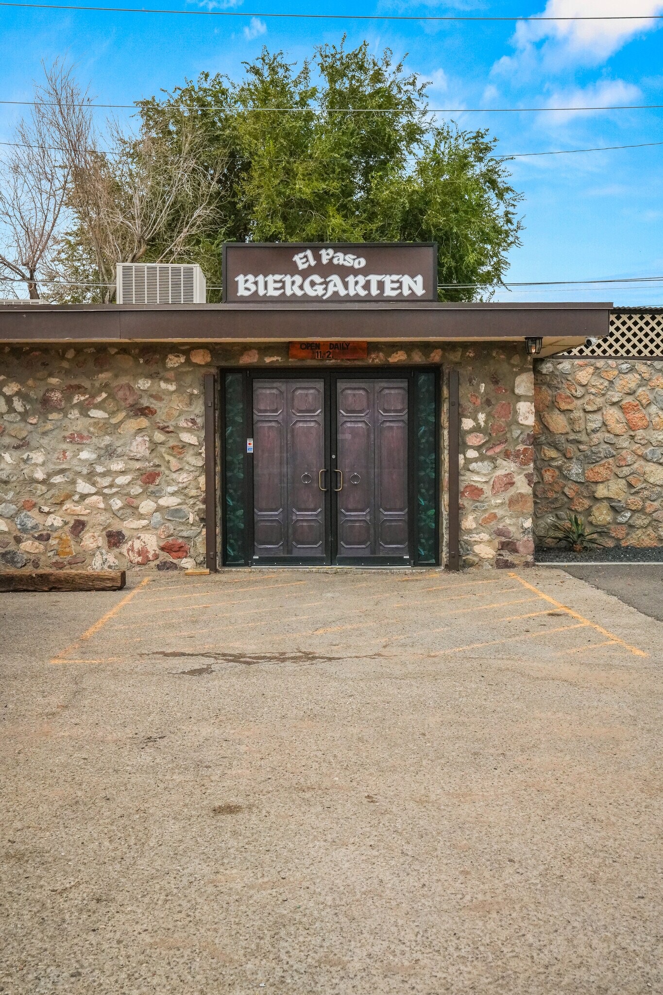 5200 Doniphan Dr, El Paso, TX à vendre Photo principale– Image 1 sur 111