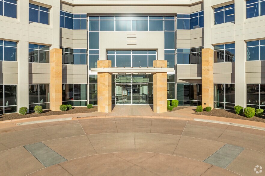 9200 E Pima Center, Scottsdale, AZ à louer - Photo de l’immeuble – Image 2 sur 7