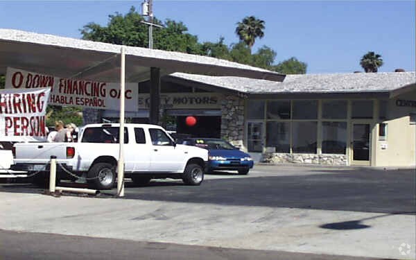 445 W 9th Ave, Escondido, CA à louer - Photo de l’immeuble – Image 3 sur 4