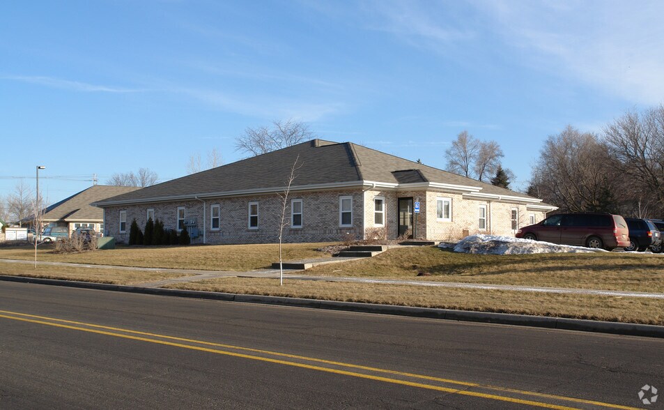 865 S Cedar St, Mason, MI à vendre - Photo principale – Image 1 sur 3