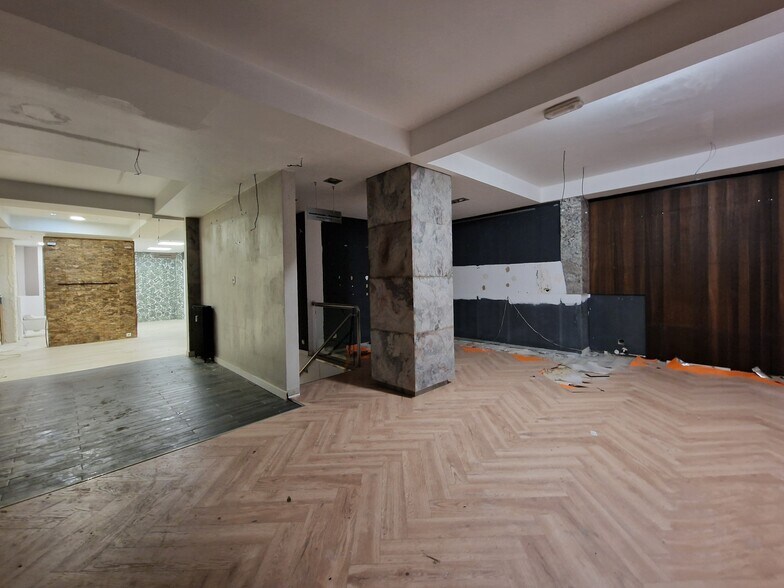 Immeuble residentiel dans Madrid, Madrid à vendre - Photo de l’immeuble – Image 3 sur 17