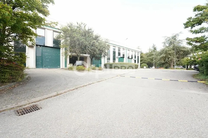 1 Rue Des Vergers, Limonest à louer - Photo de l’immeuble – Image 3 sur 14