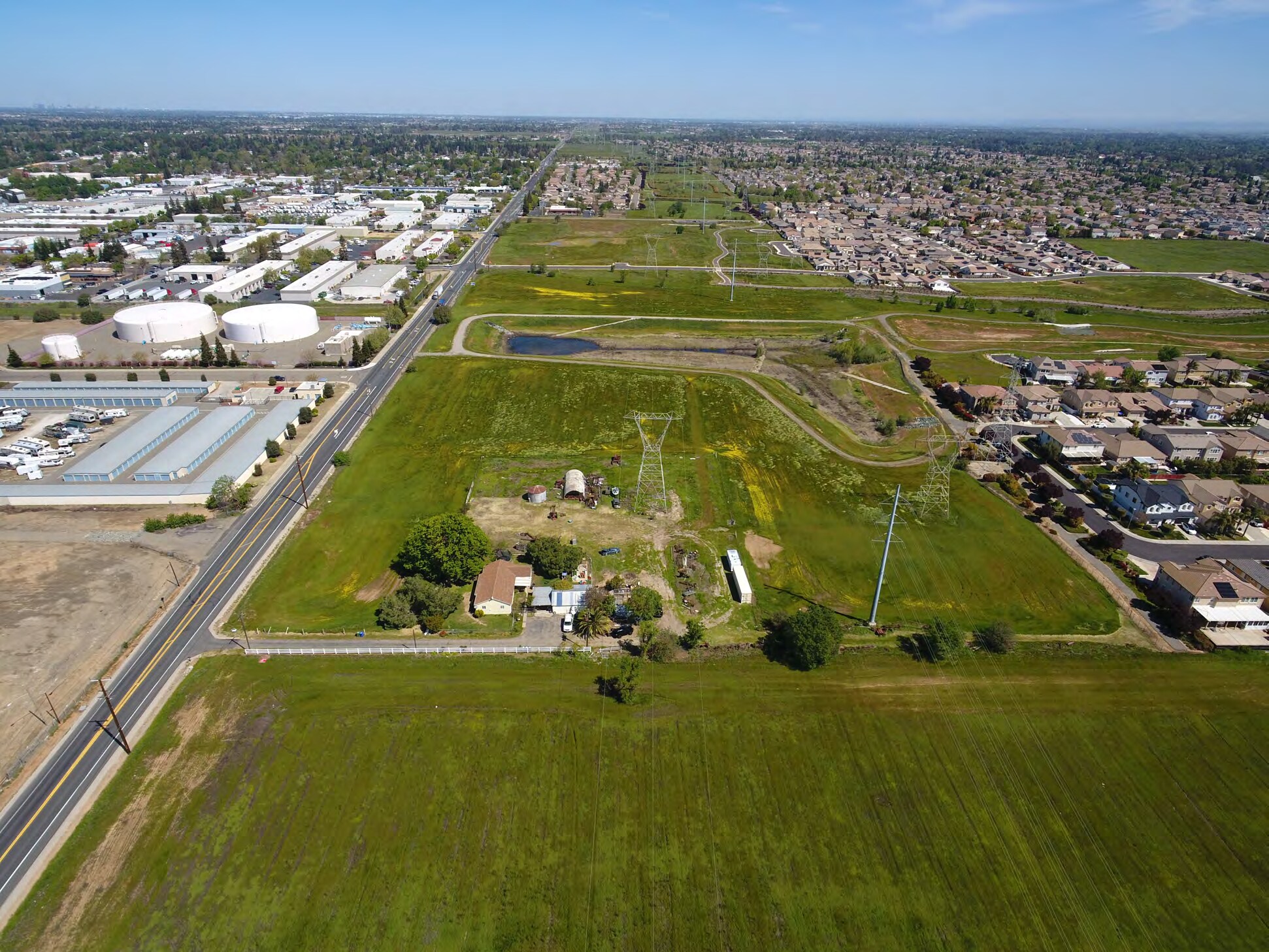 9846 Waterman Rd, Elk Grove, CA à vendre Photo principale– Image 1 sur 5