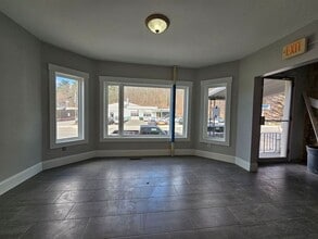 237 Park Ave, Worcester, MA à louer Photo intérieure– Image 2 sur 22