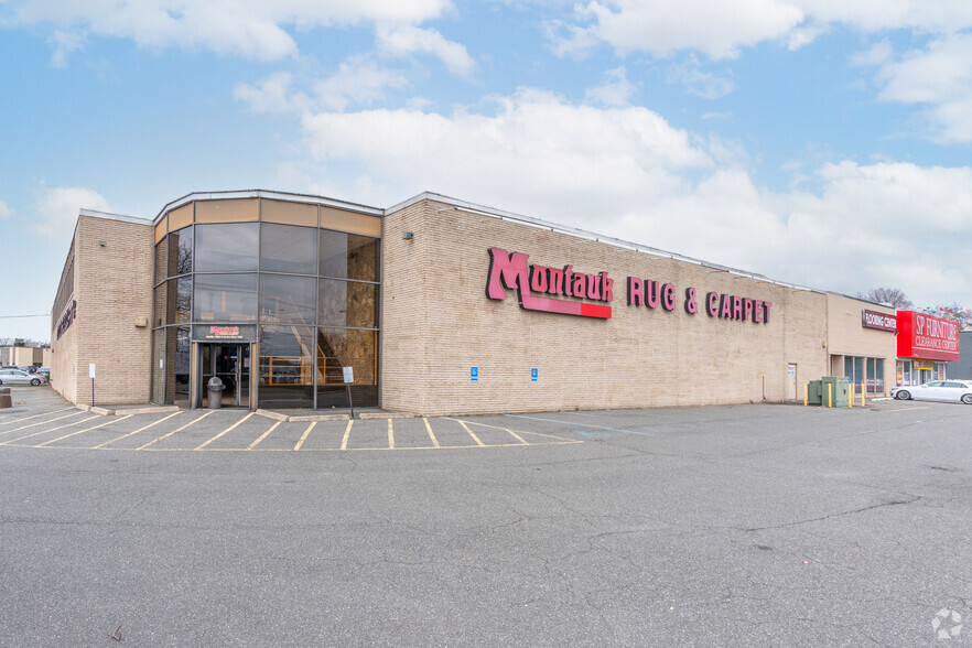 55-65 Price Pky, Farmingdale, NY à louer - Photo de l’immeuble – Image 2 sur 2
