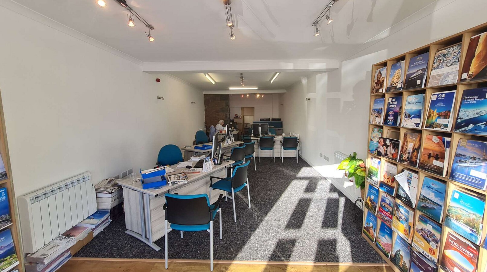 1 The Bridge, Guernsey, CID GY3 5TD - Lot Units 1&2 - - Photo intérieure - Image 1 of 4