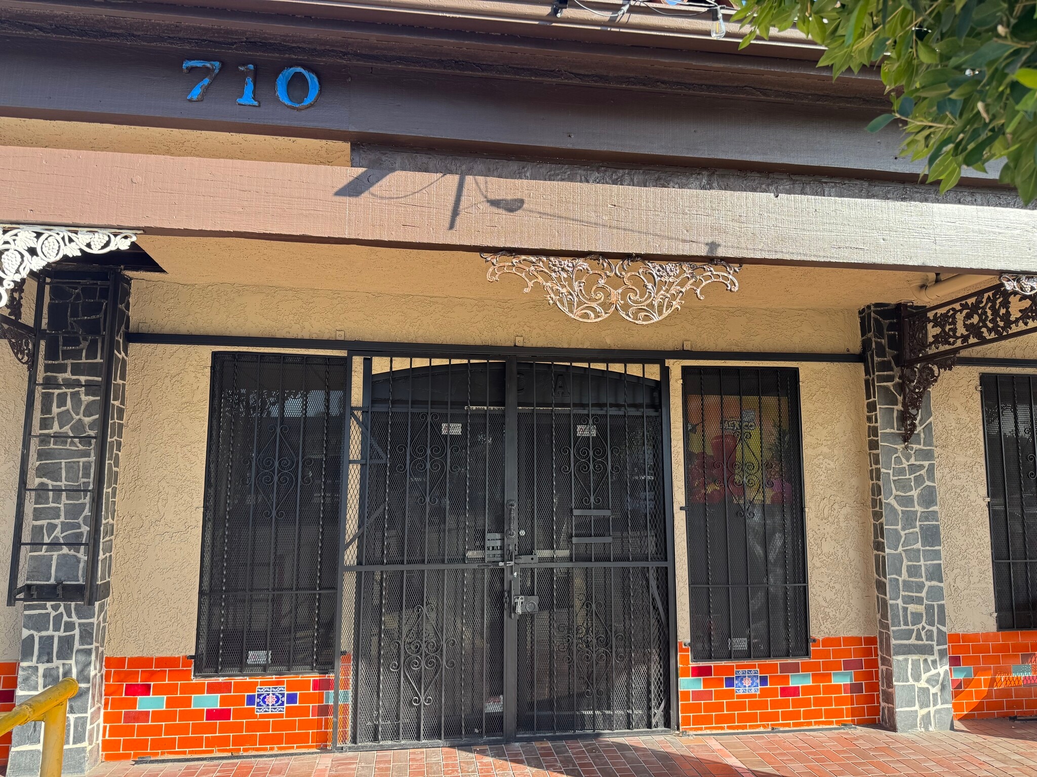 710 N Eastern Ave, East Los Angeles, CA à louer Photo de l’immeuble– Image 1 sur 3