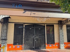 710 N Eastern Ave, East Los Angeles, CA à louer Photo de l’immeuble– Image 1 sur 3