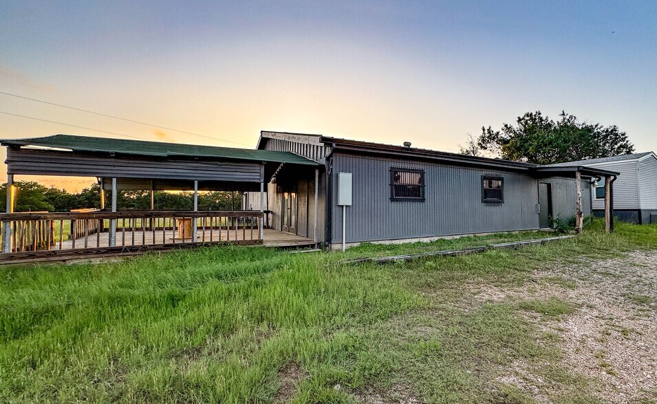 7689 FM 2000, Caldwell, TX à vendre - Photo de l’immeuble – Image 1 sur 22