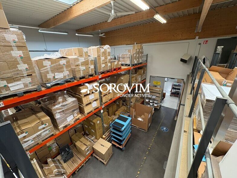 Local d'activités dans Décines-Charpieu à vendre - Photo intérieure – Image 3 sur 8