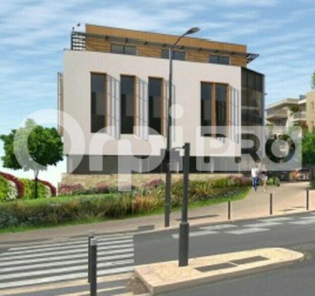 Local commercial dans Nîmes à vendre - Photo de l’immeuble – Image 2 sur 4