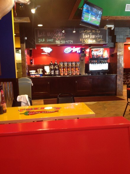 2410-2412 S Interstate 35 E, Denton, TX à louer - Photo intérieure – Image 3 sur 9