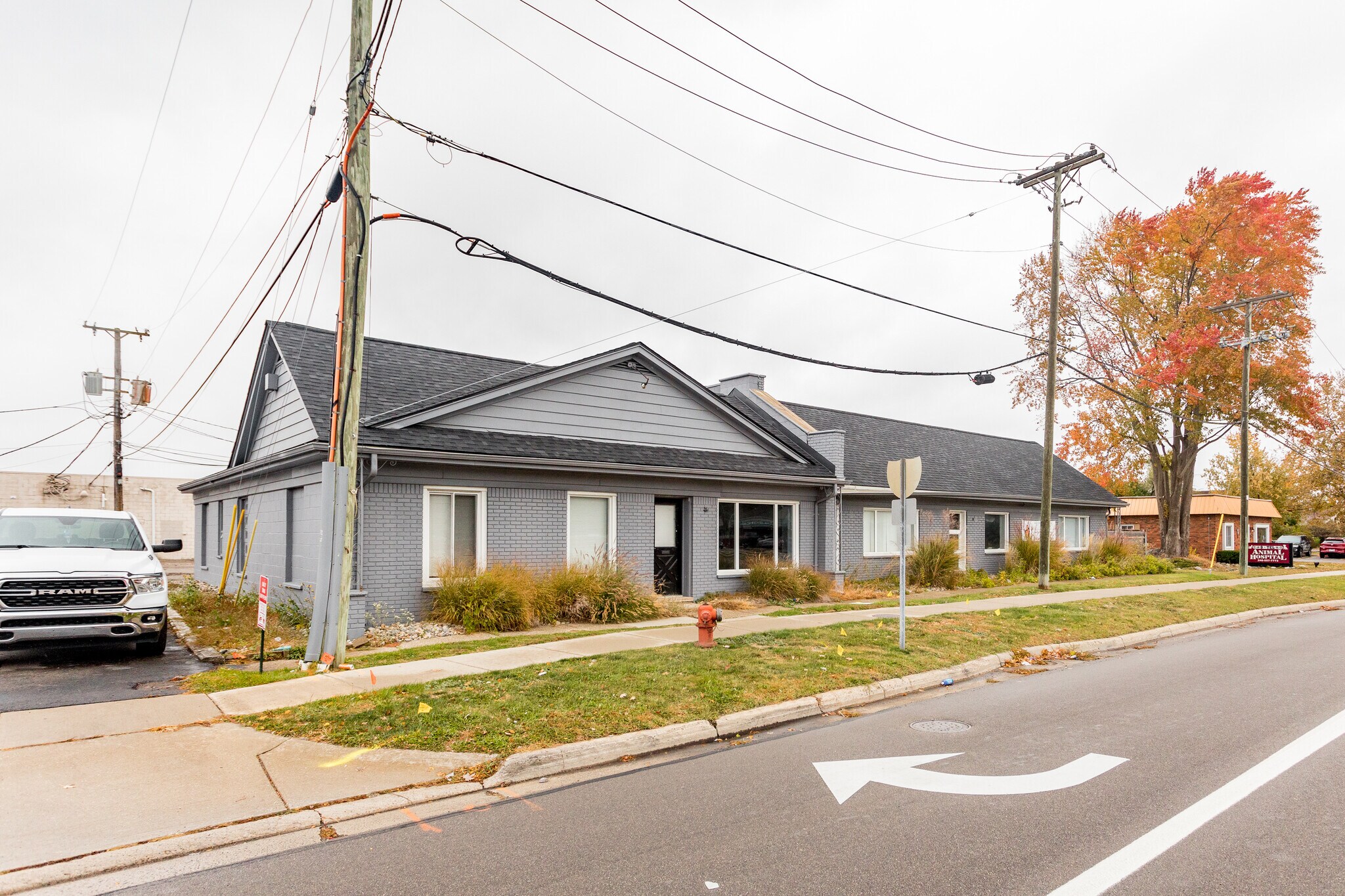 17670 W 12 Mile Rd, Southfield, MI à louer Photo de l’immeuble– Image 1 sur 8