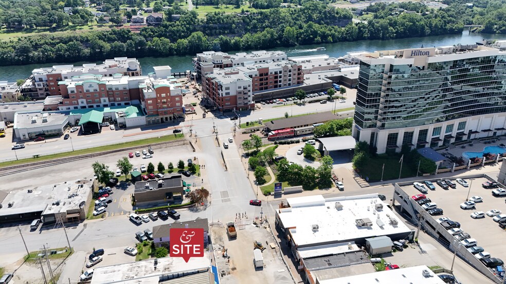 117-119 E Main St, Branson, MO à louer - Photo de l’immeuble – Image 3 sur 8