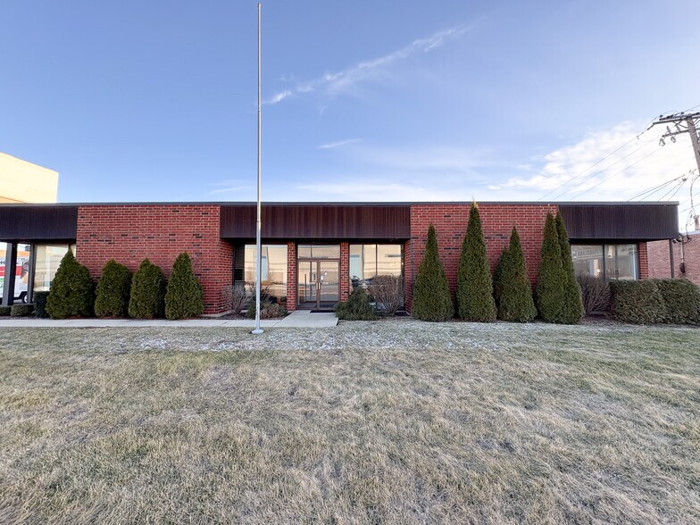33W401 Roosevelt Rd, West Chicago, IL à louer - Photo de l’immeuble – Image 2 sur 4