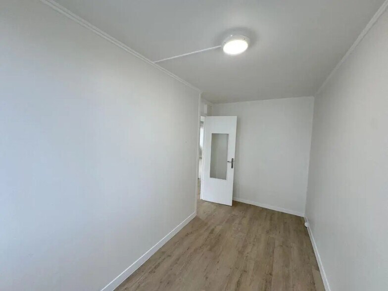 Bureau dans Versailles à louer - Photo de l’immeuble – Image 2 sur 9