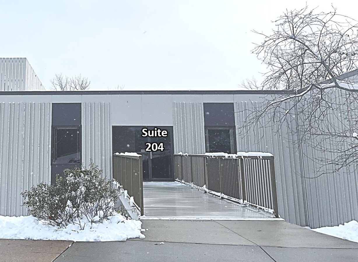 1454 30th St, West Des Moines, IA 50266 - Lot 204 - - Photo intérieure - Image 1 of 1