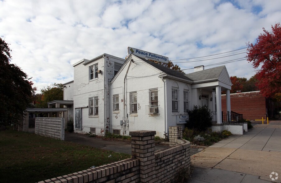 4339 Hunt Pl NE, Washington, DC à vendre - Photo de l’immeuble – Image 2 sur 14
