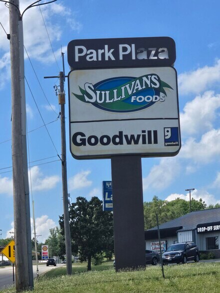 2000-2030 W Galena Ave, Freeport, IL à louer - Photo de l’immeuble – Image 3 sur 3