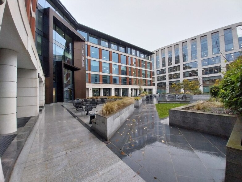 1A Wellington Pl, Leeds à louer - Photo de l’immeuble – Image 2 sur 5