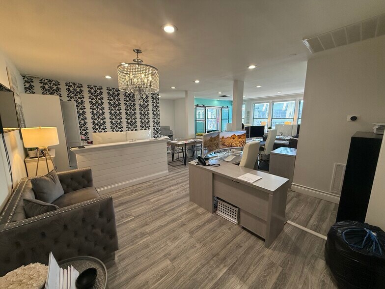 260 Main St, Huntington, NY à louer - Photo de l’immeuble – Image 2 sur 7