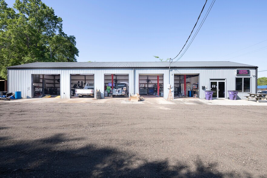 508 Travis Ave, Saluda, SC à vendre - Photo de l’immeuble – Image 1 sur 18