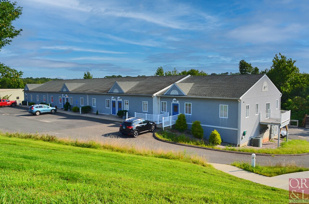 42 Ozick Dr, Durham, CT à louer Photo principale– Image 1 sur 6