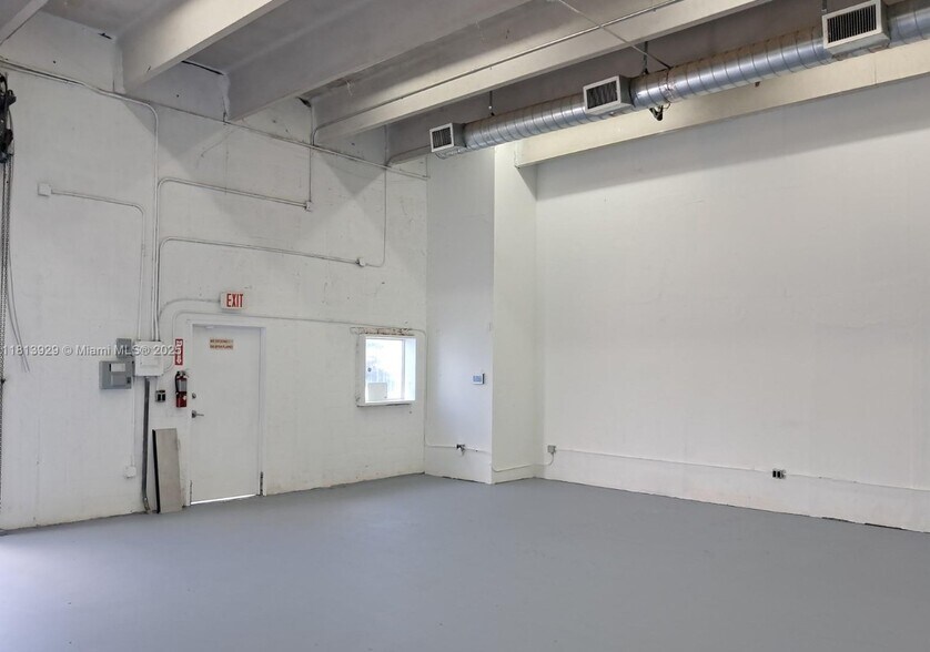 430 Ansin Blvd, Hallandale Beach, FL à louer - Photo intérieure – Image 3 sur 3