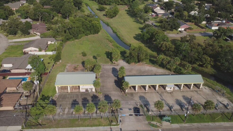 3122 Garth Rd, Baytown, TX à vendre - Vidéo sur l’annonce professionnelle – Image 2 sur 10